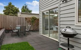 Contemporary & Central In Exclusive Sandy Bay